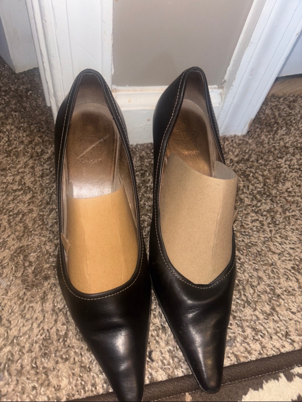 Women's Black Pointed-Toe Leather Heels